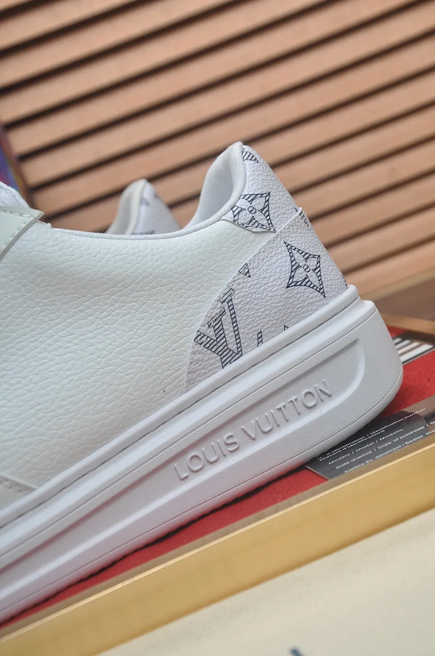 Men's shoes 💰540💶[LOUIS VUITTON] Original order price (water-dyed cowhide lining) new model 🍀LV Louis Vuitton * - top version of LV classic trendy shoes! Made of imported original cowhide, water-dyed cowhide lining, and original wear-resistant rubber outsole! High quality products! Code number 38-45 (45 is custom-made and cannot be returned or exchanged)